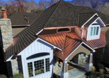 11 Siding Colors and Roof Combinations | CeDUR